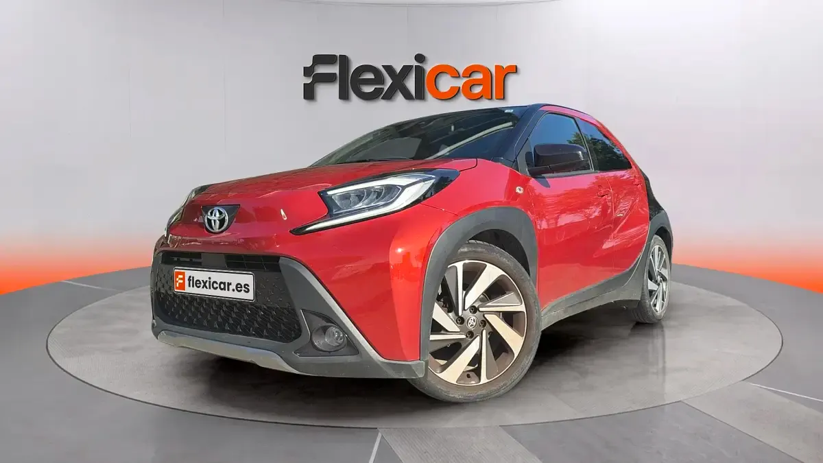 Usado Toyota Aygo X Play 72 CV (52 kW) 2022 Rojo SUV