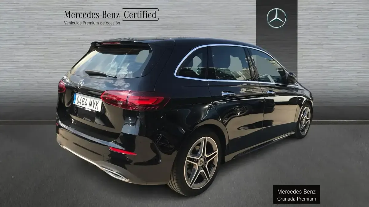 Usado Mercedes B200 150 CV (110 kW) 2024 Negro Utilitario