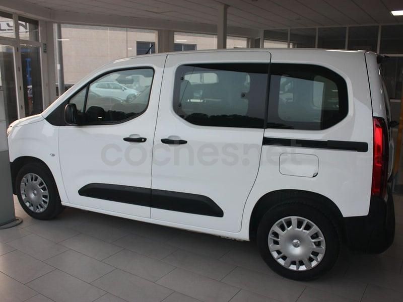 Usado Opel Combo Life Edition 102 CV (75 kW) 2022 Blanco Monovolumen