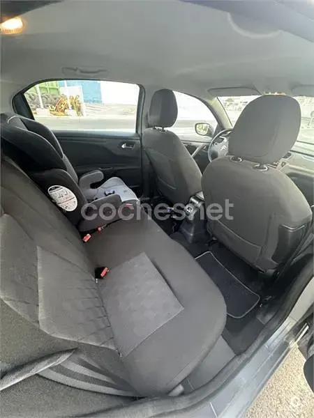 Usado Citroën C-Elysee I Feel 100 CV (73 kW) 2018 Gris / plata Berlina