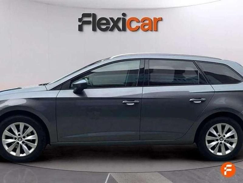 Usado Seat Leon ST Style 110 CV (80 kW) 2018 Gris Familiar