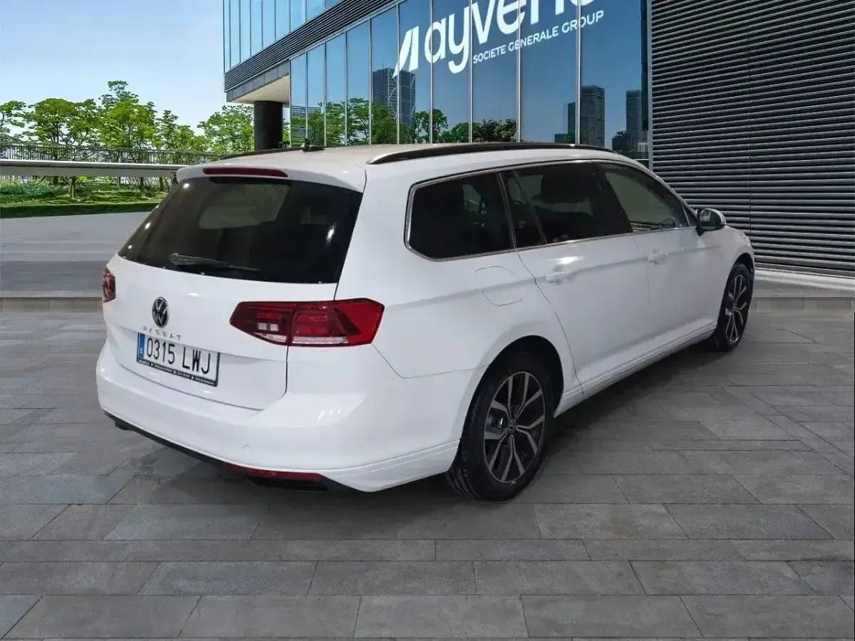 Brugt VW Passat Executive 150 HK (110 kW) 2022 Hvid Stationcar