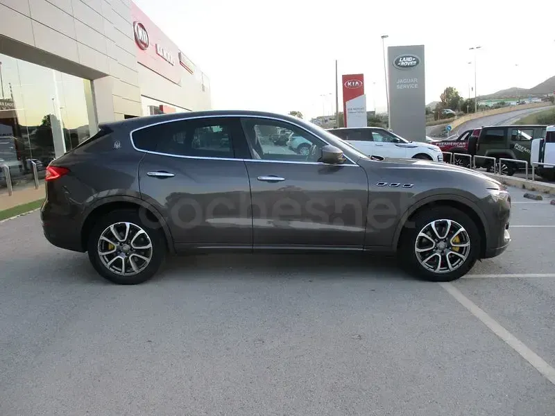 Usado Maserati Levante 275 CV (202 kW) 2016 Marrón SUV