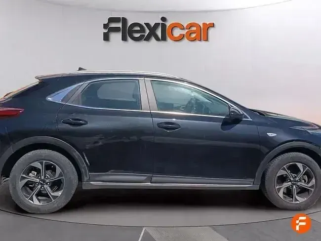 Usado Kia XCeed 100 CV (73 kW) 2024 Negro SUV