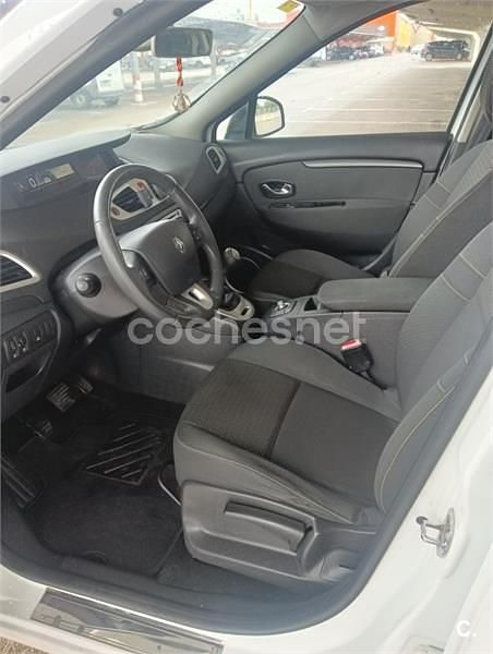 Usado Renault Scénic III Dynamique 110 CV (80 kW) 2011 Blanco Monovolumen