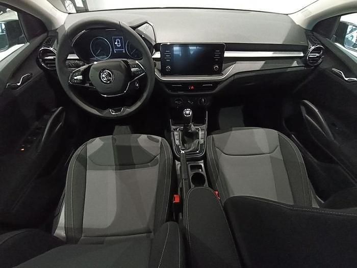 Usado Skoda Fabia Selection 95 CV (69 kW) 2025 Gris Utilitario