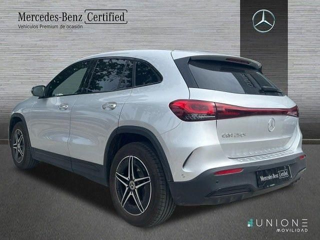 Usado Mercedes EQA250 139 kW (190 CV) 2024 Plata iridio SUV