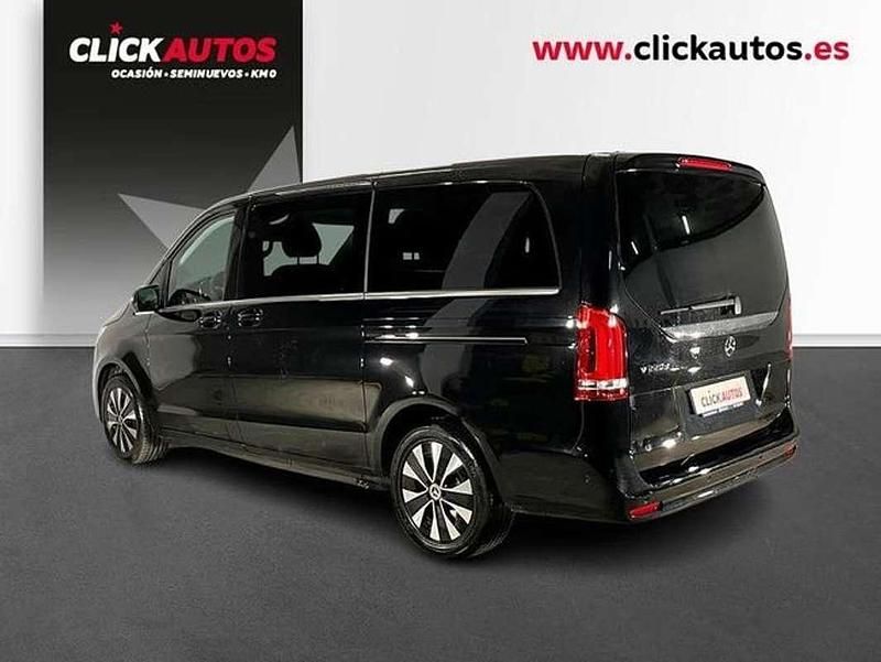 Usado Mercedes 220 Avantgarde 163 CV (119 kW) 2023 Negro Monovolumen