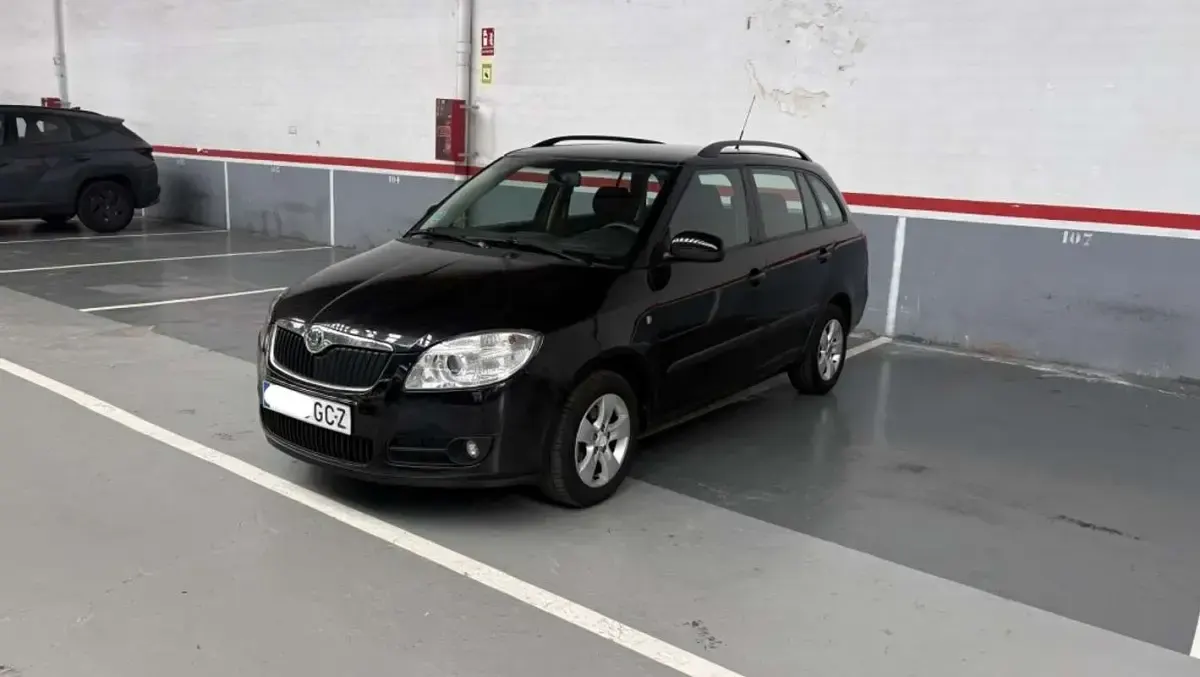Usado Skoda Fabia Style 86 CV (63 kW) 2008 Negro Familiar
