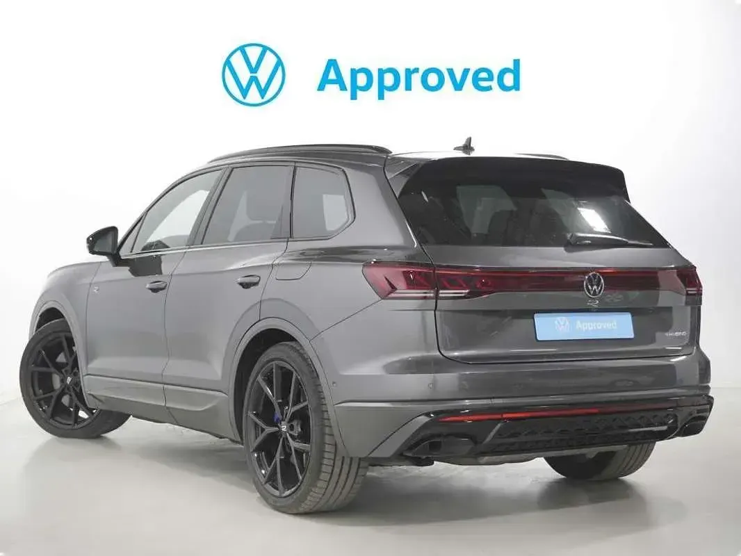 Usado VW Touareg R 462 CV (339 kW) 2025 Gris SUV