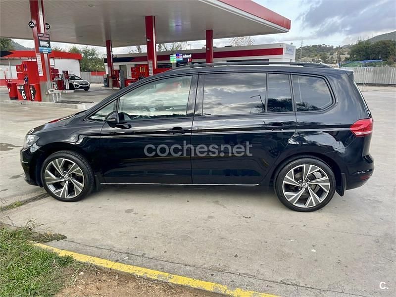 Usado VW Touran Sportline 190 CV (139 kW) 2018 Negro Monovolumen