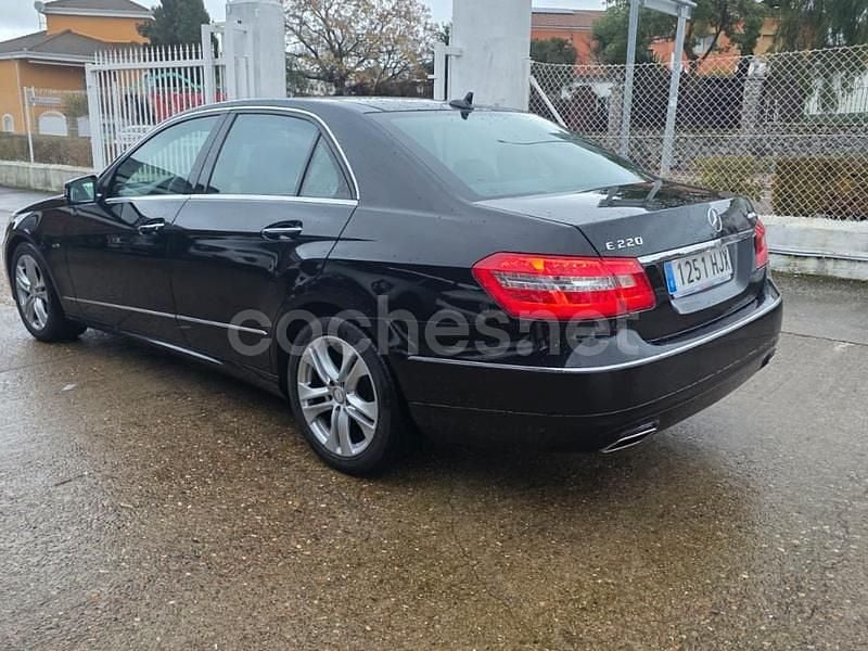 Usado Mercedes E220 Avantgarde Edition 170 CV (125 kW) 2012 Negro Berlina