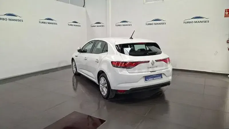 Usado Renault Mégane II Intens 115 CV (84 kW) 2023 Blanco Berlina