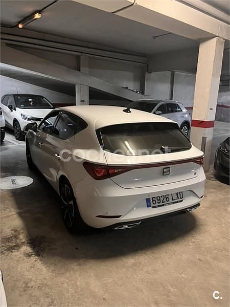 Käytetty Seat Leon FR 150 HP (110 kW) 2022 Valkoinen Sedan