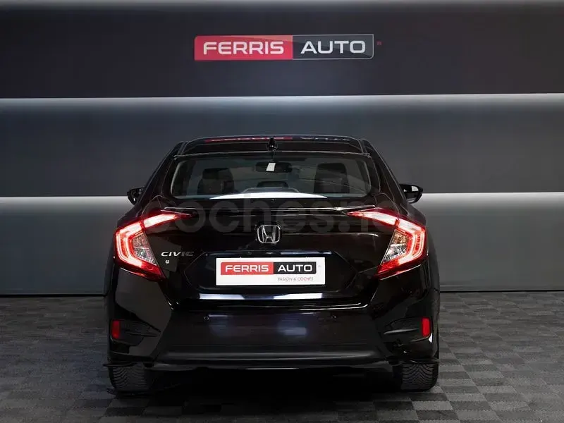 Usado Honda Civic Executive 182 CV (133 kW) 2019 Negro Berlina