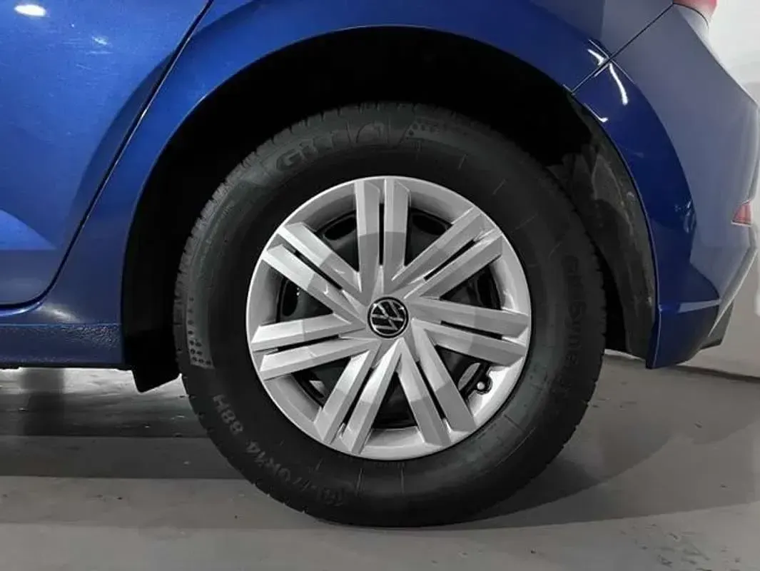 Usado VW Polo Trendline 95 CV (69 kW) 2022 Azul Utilitario