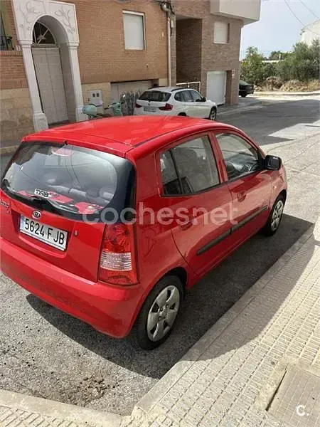 Usado Kia Picanto LX 65 CV (47 kW) 2006 Rojo Utilitario