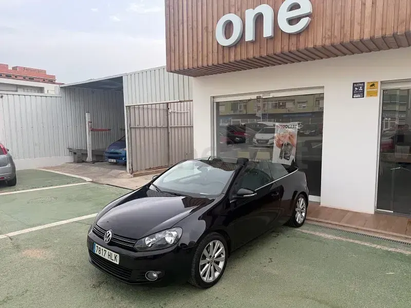 Usado VW Golf Cabriolet 105 CV (77 kW) 2012 Negro Descapotable