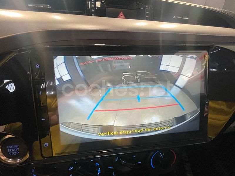 Nuevo Toyota HiLux 204 CV (150 kW) 2025 Gris / plata Recogida