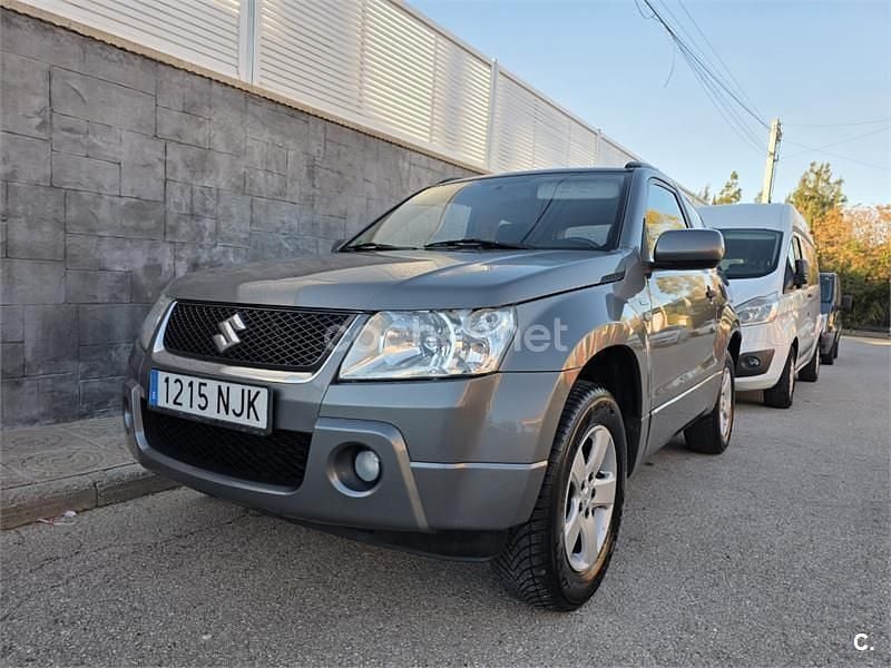 Gris / plata Usado 2006 Suzuki Grand Vitara SUV | 7800 € (Buen precio) - Imagen 1/4