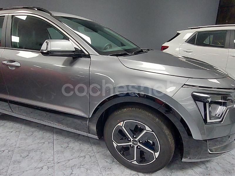 Nuevo Kia Niro 129 CV (94 kW) 2025 Gris / plata SUV