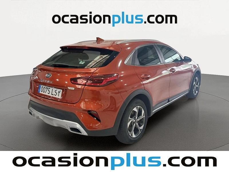 Usado Kia XCeed 136 HP (100 kW) 2021 Laranja SUV