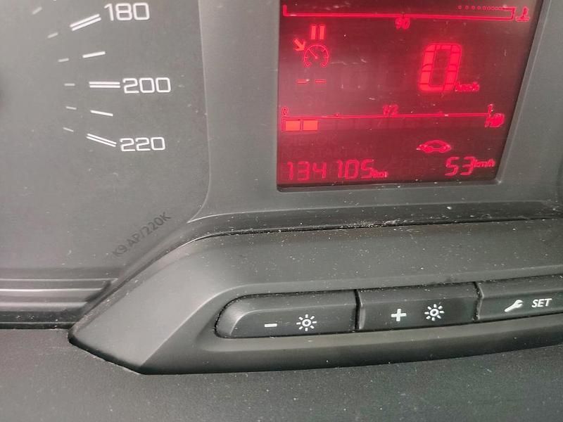 Usado Peugeot Partner 100 CV (73 kW) 2019 Blanco Monovolumen