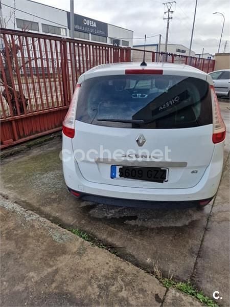 Usado Renault Grand Scénic III Dynamique 110 CV (80 kW) 2010 Blanco Monovolumen