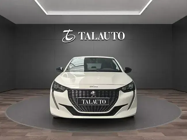 Usado Peugeot 208 Active 102 CV (75 kW) 2023 Blanco Utilitario