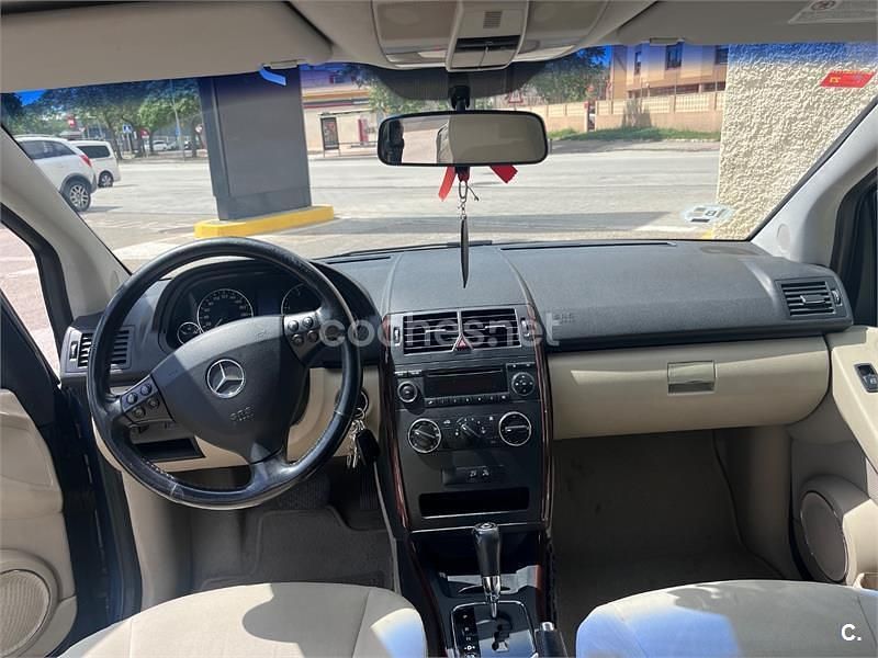 Usado Mercedes A180 Elegance 109 CV (80 kW) 2006 Azul Monovolumen