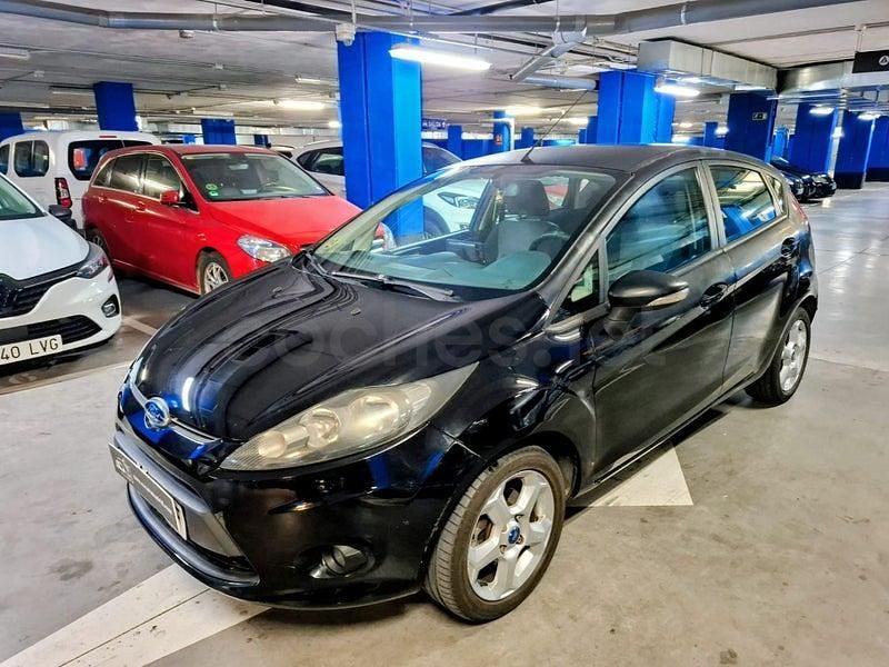 Usado Ford Fiesta Trend 90 CV (66 kW) 2008 Negro Utilitario