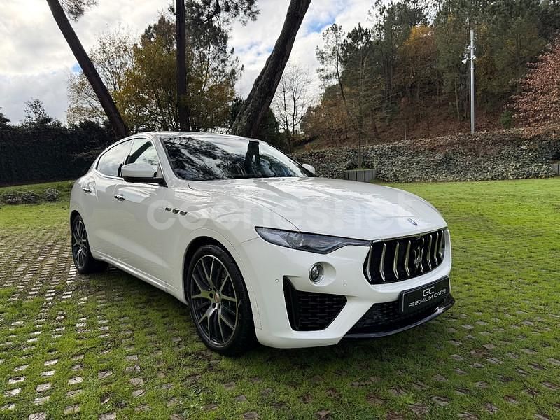 Usado Maserati Levante GranLusso 430 CV (316 kW) 2018 Blanco SUV