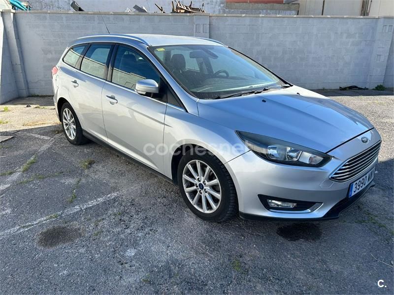 Gris / plata Usado 2015 Ford Focus Trend Familiar | 7500 € (Precio justo) - Imagen 1/4