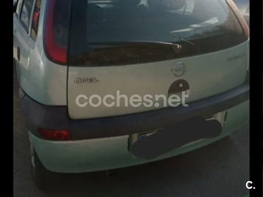 Usado Opel Corsa Cosmo 90 CV (66 kW) 2002 Verde Berlina