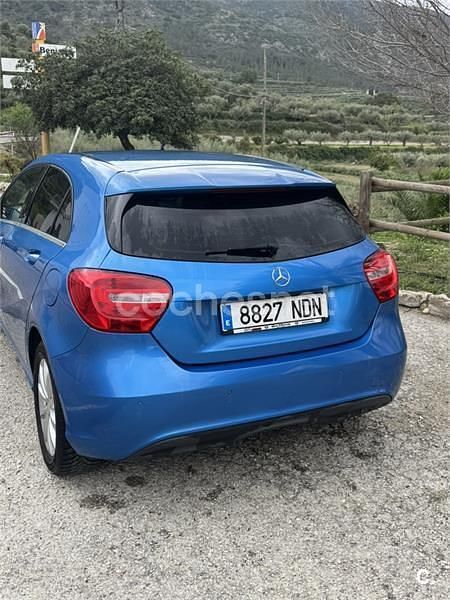 Usado Mercedes A180 Style 109 CV (80 kW) 2013 Azul Berlina