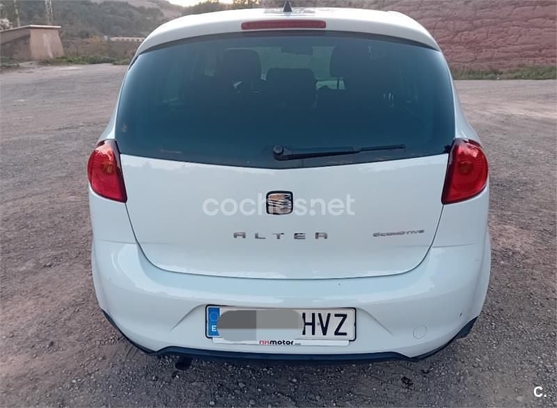 Usado Seat Altea 105 CV (77 kW) 2014 Blanco Monovolumen
