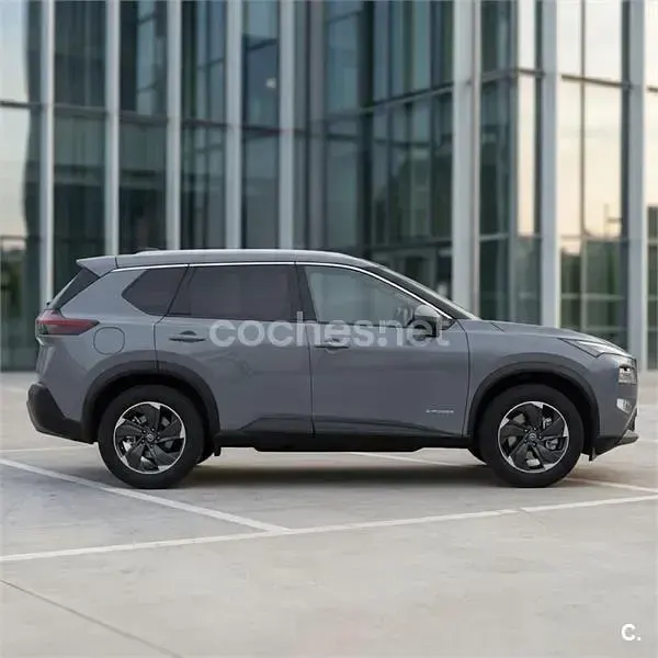 Usado Nissan X-Trail N-Connecta 204 CV (150 kW) 2024 Gris / plata SUV