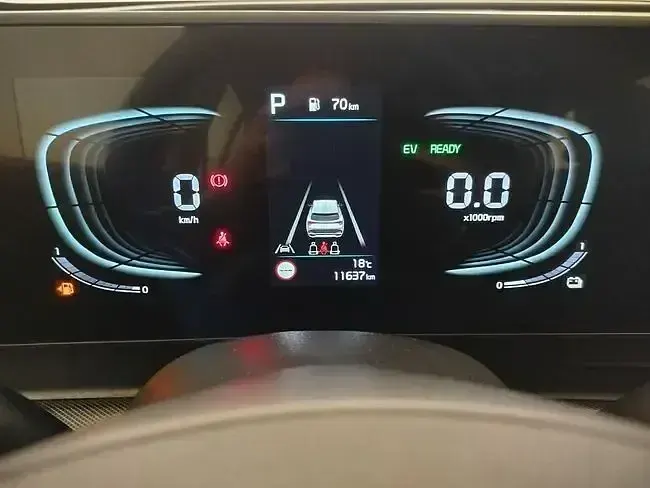 Usado Kia Sportage 215 CV (158 kW) 2025 Gris / plata SUV