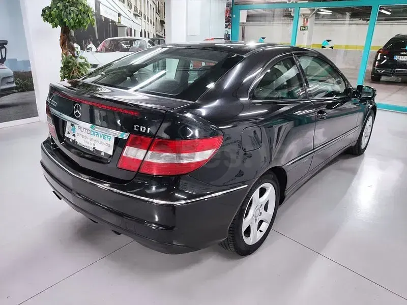 Usado Mercedes CLC200 122 CV (89 kW) 2008 Negro Coupe