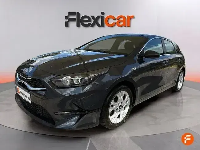 Usado Kia Ceed 136 CV (100 kW) 2023 Gris Utilitario
