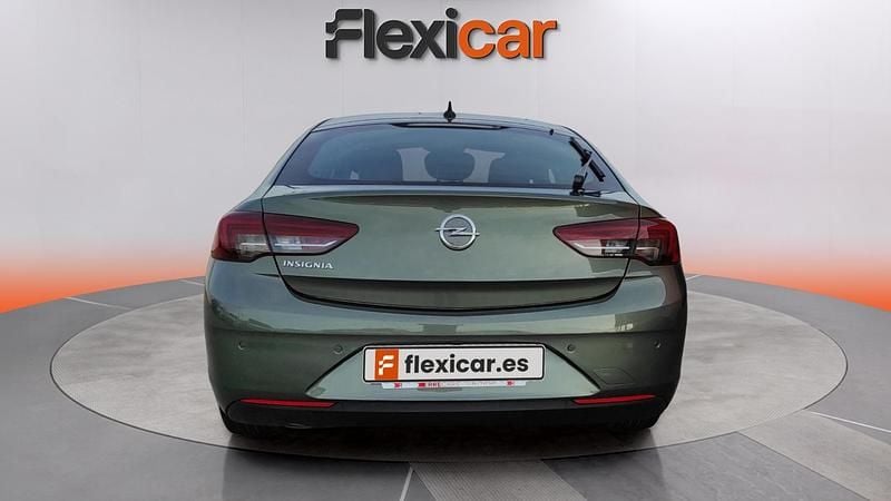 Usado Opel Insignia Selective 136 CV (100 kW) 2019 Verde Familiar
