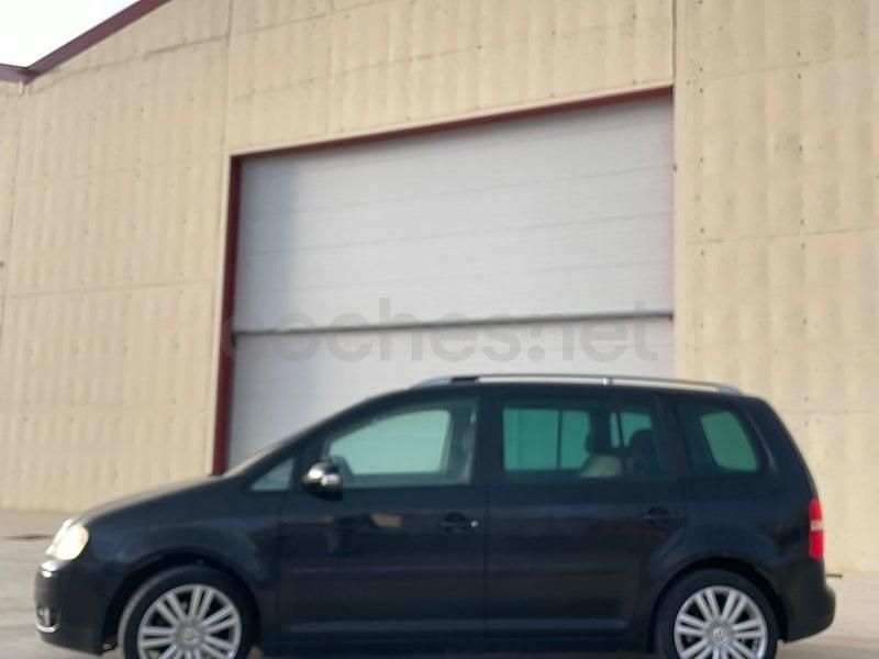 Usado VW Touran Highline 140 CV (102 kW) 2006 Negro Monovolumen