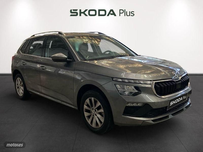 Gris Usado 2025 Skoda Kamiq Selection SUV | 23.500 € (Un poco caro) - Imagen 1/4