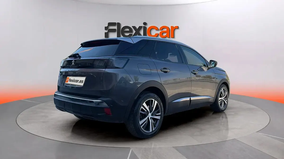 Usado Peugeot 3008 Allure 131 CV (96 kW) 2021 Gris SUV