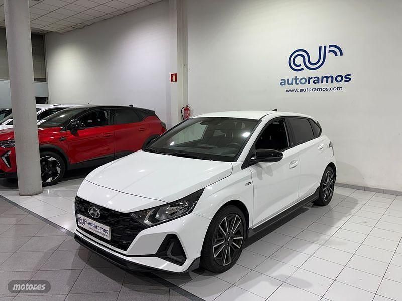 Usado Hyundai i20 N Line 84 CV (61 kW) 2023 Blanco Berlina
