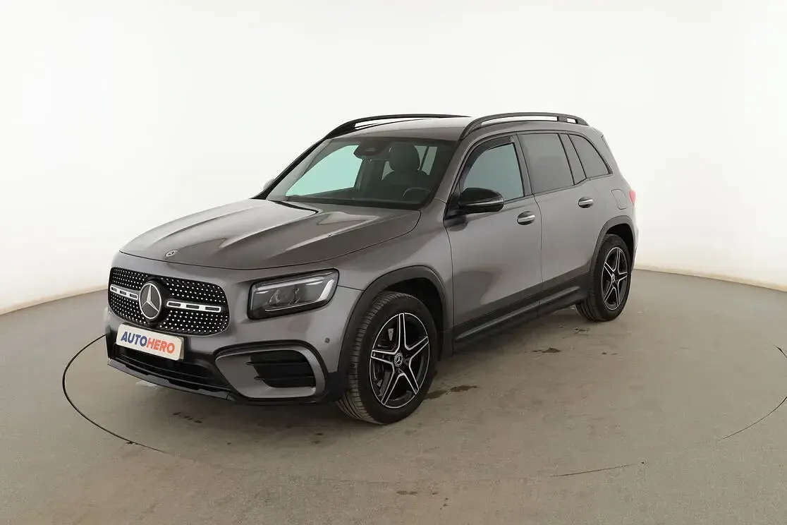 Usado Mercedes GLB200 AMG line 150 CV (110 kW) 2024 SUV