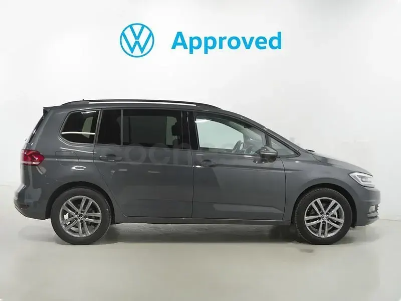 Usado VW Touran 150 CV (110 kW) 2025 Gris / plata Monovolumen