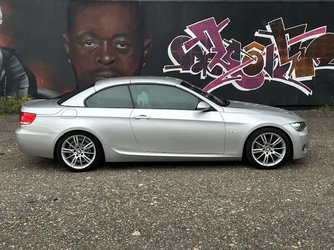 Usado BMW 320 Cabriolet 170 CV (125 kW) 2009 Gris Descapotable