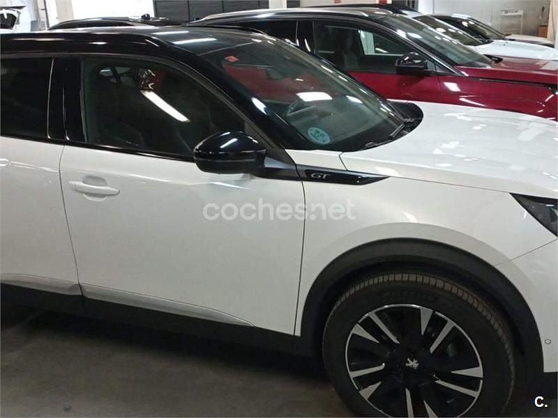Usado Peugeot 2008 GT 130 CV (95 kW) 2021 Blanco SUV