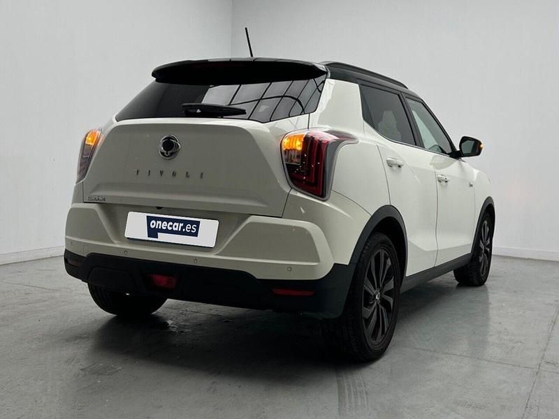 Usado Ssangyong (KGM) Tivoli Limited 163 CV (119 kW) 2021 Blanco SUV